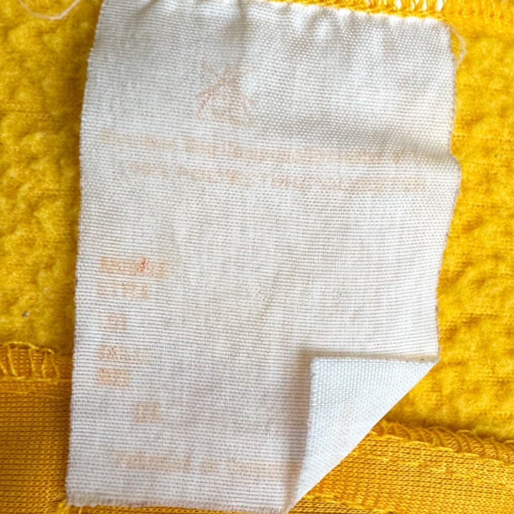 Vtg 90s Disney Winnie The Pooh Fleece Colorblock Vest P to P: 11.75” L: 13” - Picture 4 of 9